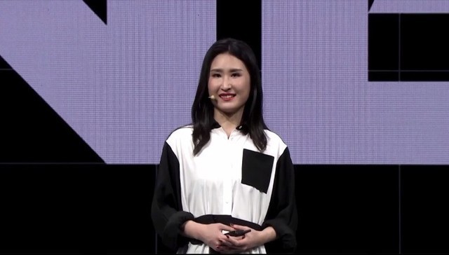oppo ace2新世纪福音战士限定版发布会正式开始,oppo产品经理吴荻上场